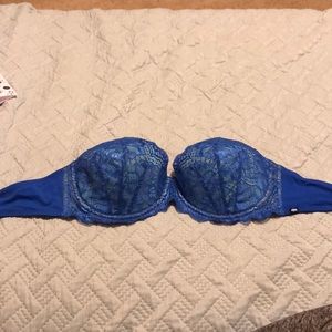 Victoria’s Secret strapless bra